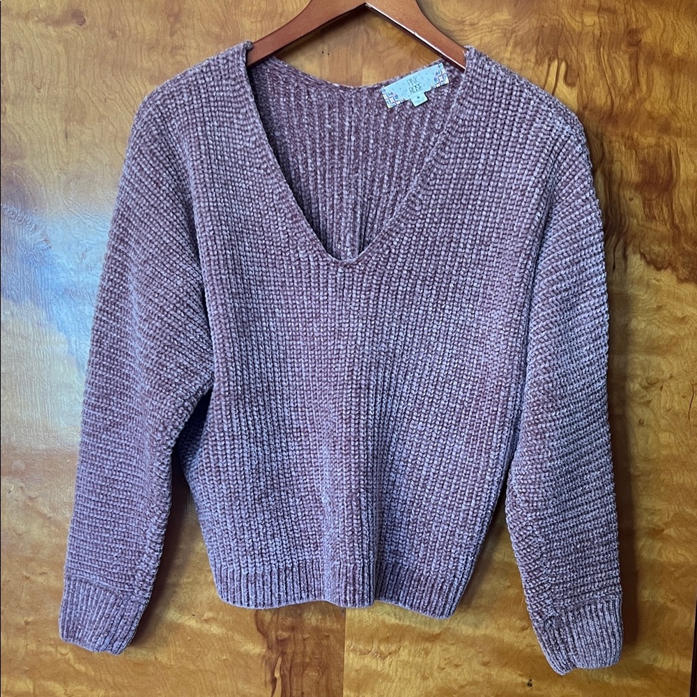 Pink Rose V-Neck Sweater - Dusty Rose